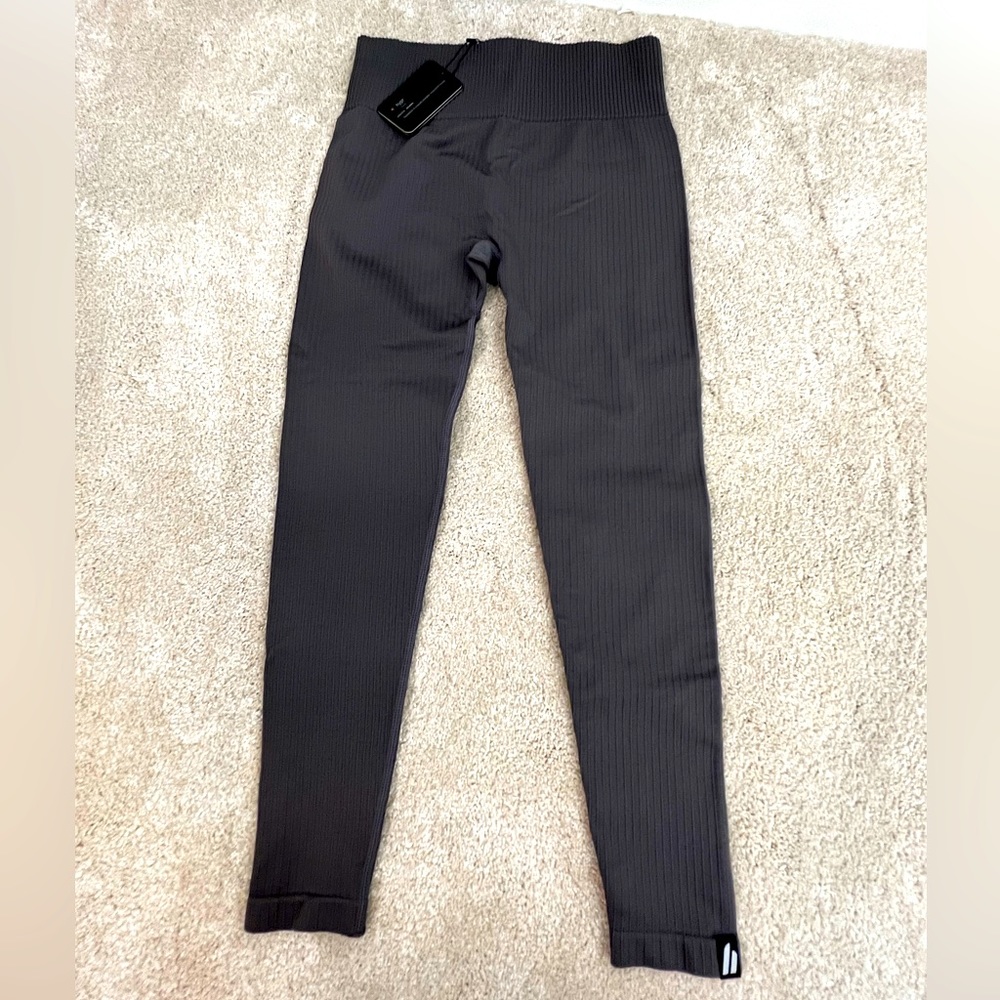 HyprMV Impulse Seamless Leggings M, NWT